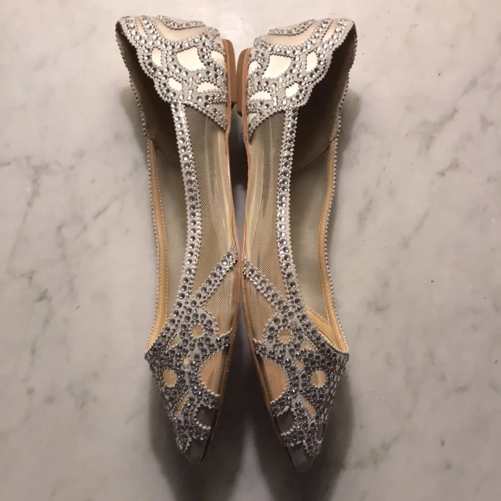 New Badgley Mischka Gigi Pointed Toe Flats Size 9.5 Ivory